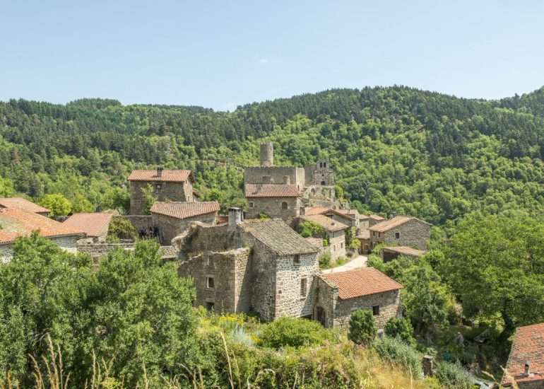 © pcu_villagemedievalchalencon_saintandredechalencon_creditphotoLuc_Olivier_MDT43 - Luc Olivier-Maison du Tourisme Haute-Loire