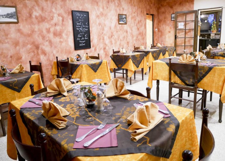 © Hostellerie - Restaurant des voyageurs - Restaurant des voyageurs