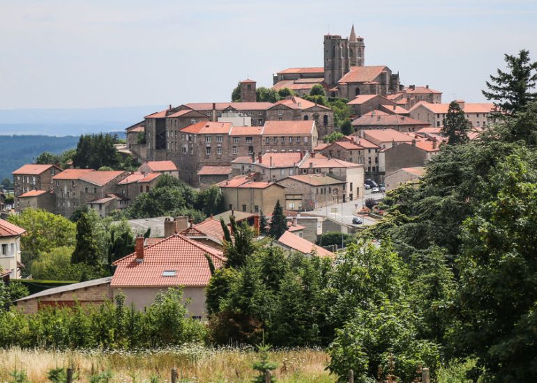 © Balade à la découverte de Saint Bonnet-le-Château - Vuthéara