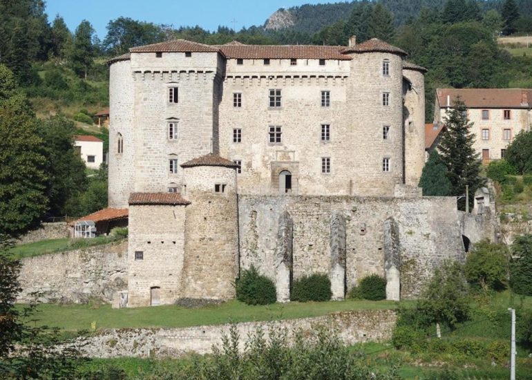 © Chateau des Marcilly Talaru - Chateau de Chalmazel