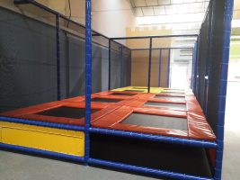 Trampolines, château gonflable, piste de Kart à pédales et chasse aux trésors virtuelle - Com' à la récré