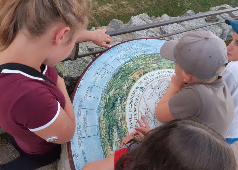 © Jeu de piste Panique à St Bonnet - OT Loire Forez