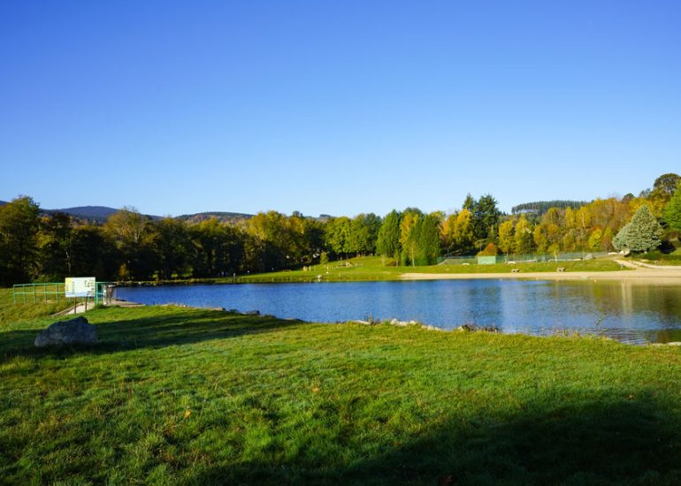 © Plan d'eau - OT Loire Forez