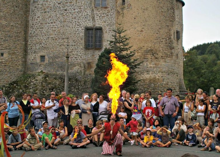 © 12ème fête médiévale - Comité des fêtes de Chalmazel