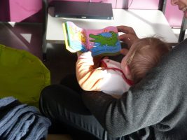Une promenade au jardin - bébés lecteurs
