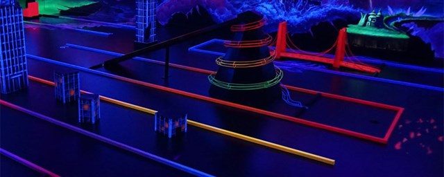 © Mini golf fluo - Zone 154 - zone154