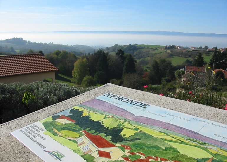 © Table d'orientation de Néronde - OT Forez-Est
