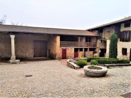 Visite la Ferme Seigne - entre pierres, pisé et architecture traditionnelle