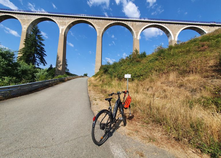 © Le pont Marteau - OT Forez-Est