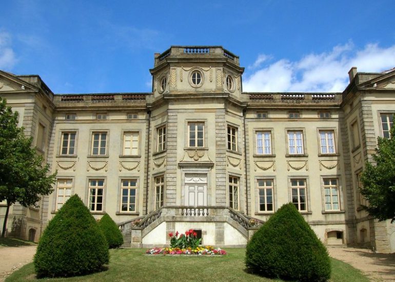 © Château de Boën-sur-Lignon - OT Loire Forez