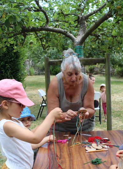 © Atelier broderie : sac de lavande - Ecomusée des Monts du Forez