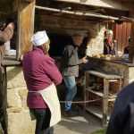© Atelier petit pain au moulin - Moulin des Massons