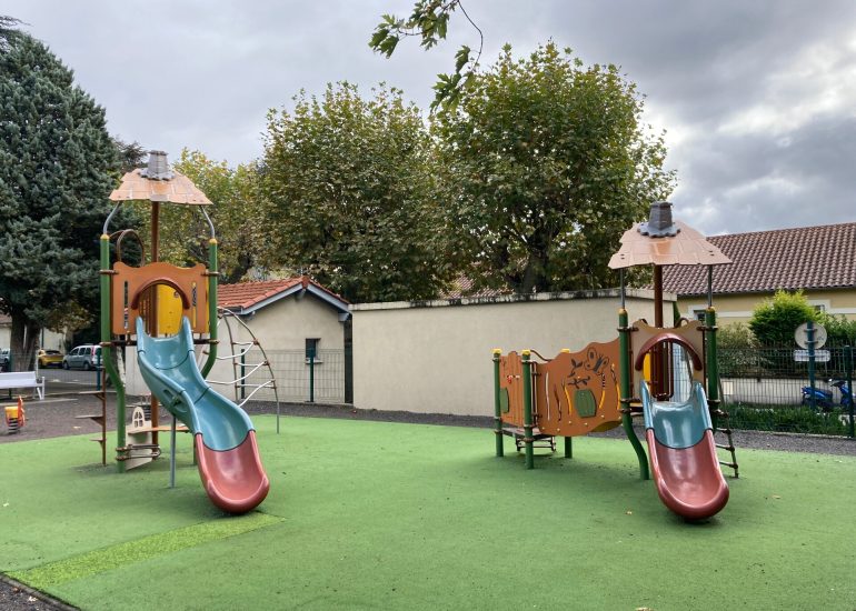 © Playground - Chazelles-sur-Lyon - OT Forez-Est