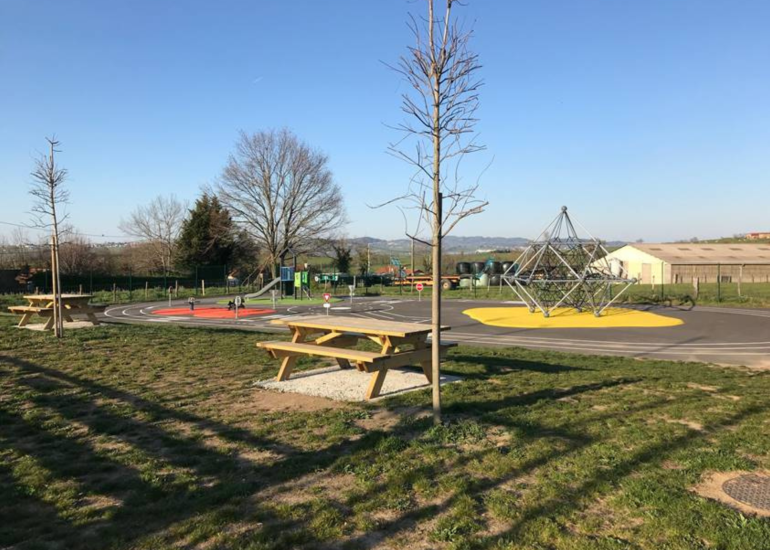 © Spielplatz - Saint-Médard-en-Forez - Mairie de Saint-Médard-en-Forez