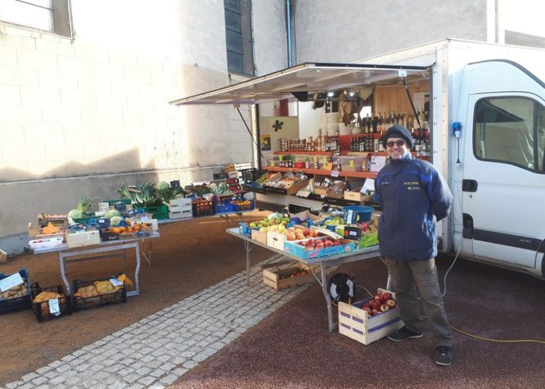 © camion magasin sur marchés - Michel Dupeuble