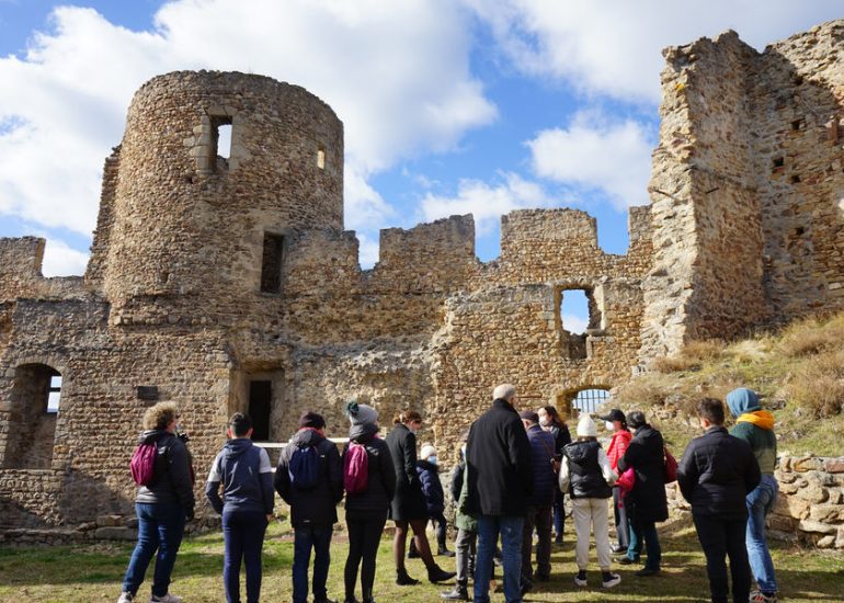 © Forteresse de Couzan - Visite guidée - Office de tourisme Loire Forez