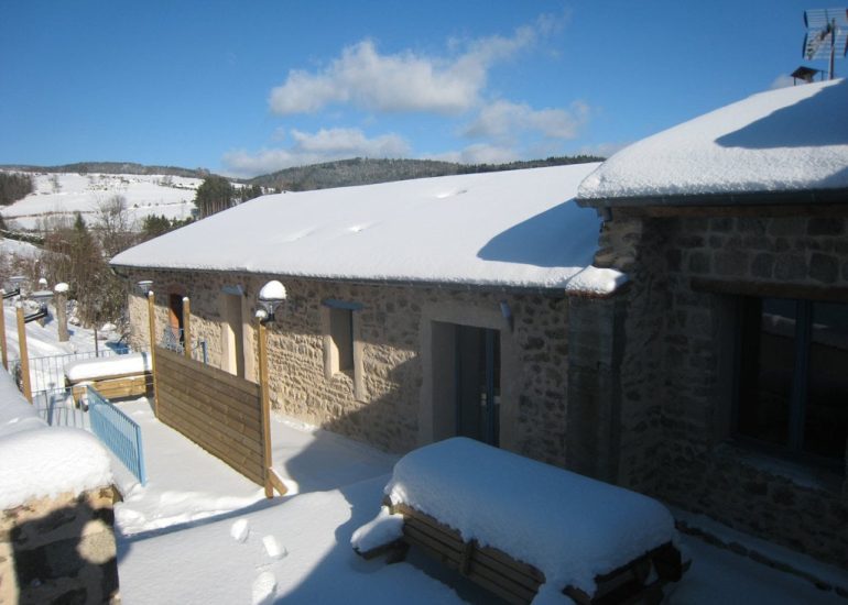 © Gîte Chalmazel village - M Perbet