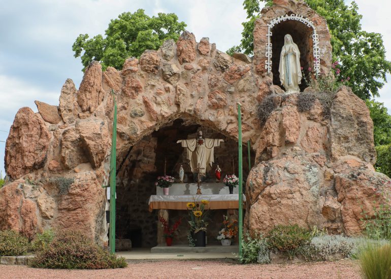 © La grotte de Félines - OT Forez Est