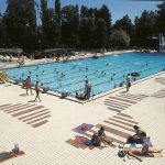 © Piscine extérieure - F.Perrot