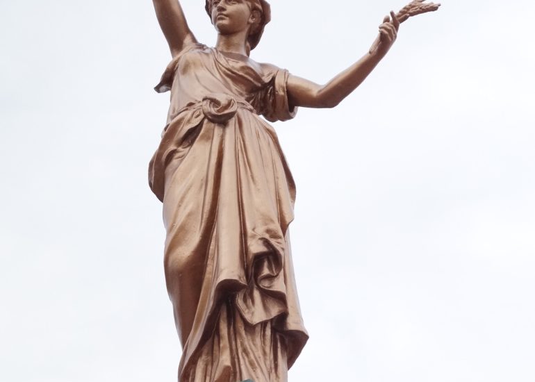 © Statue de la République - OT Forez-Est