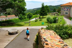 Aire de pique-nique et de jeux du village