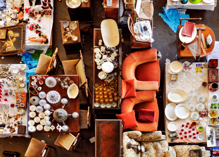 © Vide-grenier - Canva