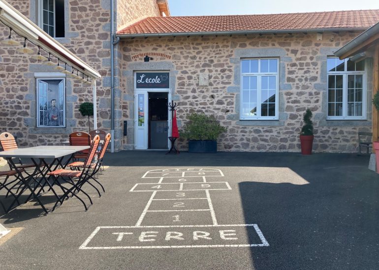 © Auberge l'école_Saint-Martin-Lestra - OTFE