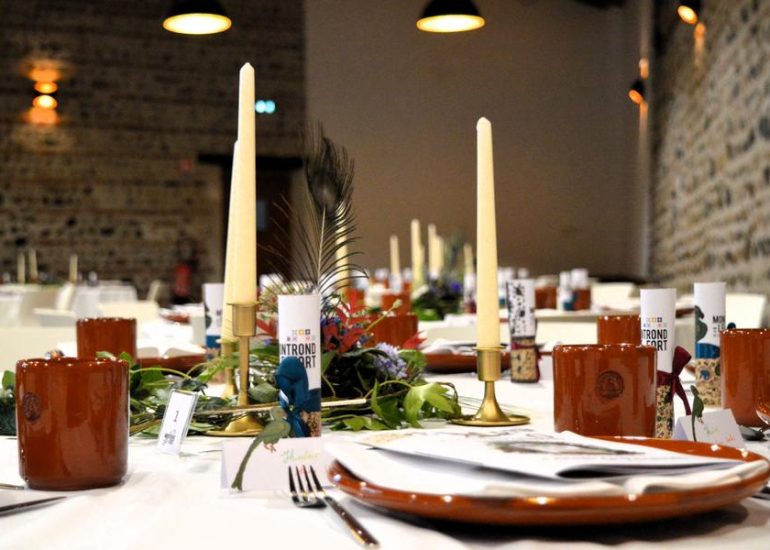 © Banquet médiéval au château - château montrond les bains