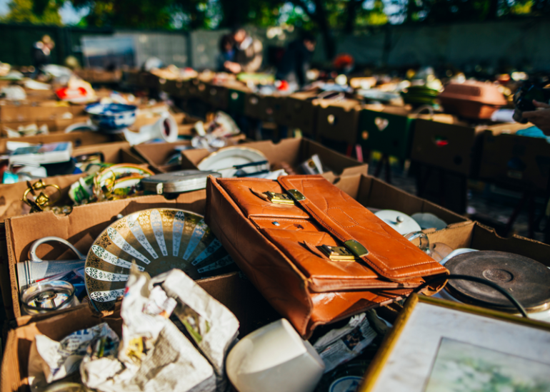© Brocante, vide Grenier_Montrond-les-Bains - Canva