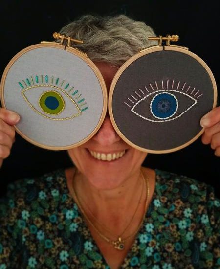 © Initiation broderie or - Maison des Grenadières