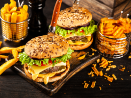 Repas et bar - Burger Chazellois - Festival Charivarue