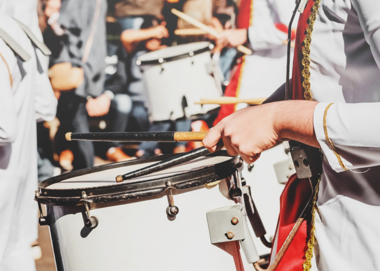 © Fanfare - Festival Charivarue_Chazelles-sur-Lyon - Canva