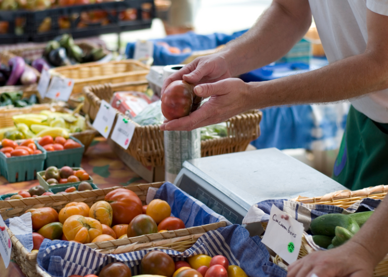 © Marché hebdomadaire_Saint-Jodard - Canva
