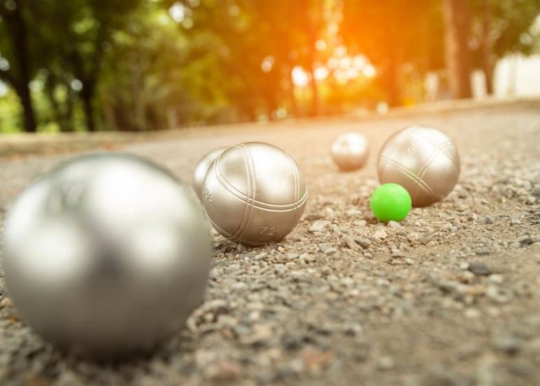 © Concours de pétanque_Bussières - Canva