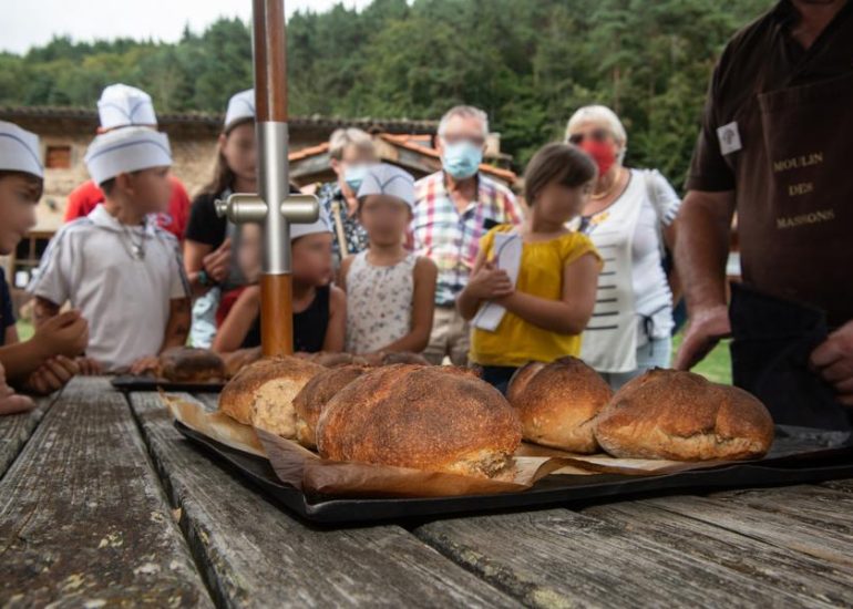 © Petit pain du moulin - atelier enfants_Saint-Bonnet-le-Courreau - Vincent Chambon