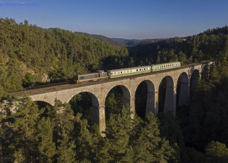 © Croc'train - Soirée train restaurant_Usson-en-Forez - CFHF