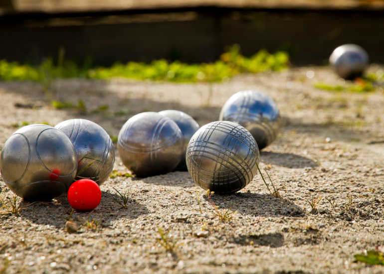 © Concours de pétanque_Civens - Canva