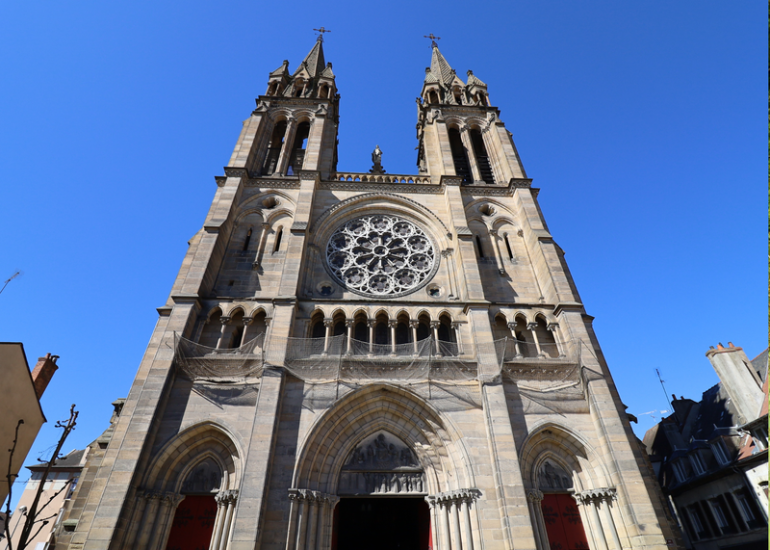 © Voyage d'été - Moulins_Panissières - Canva