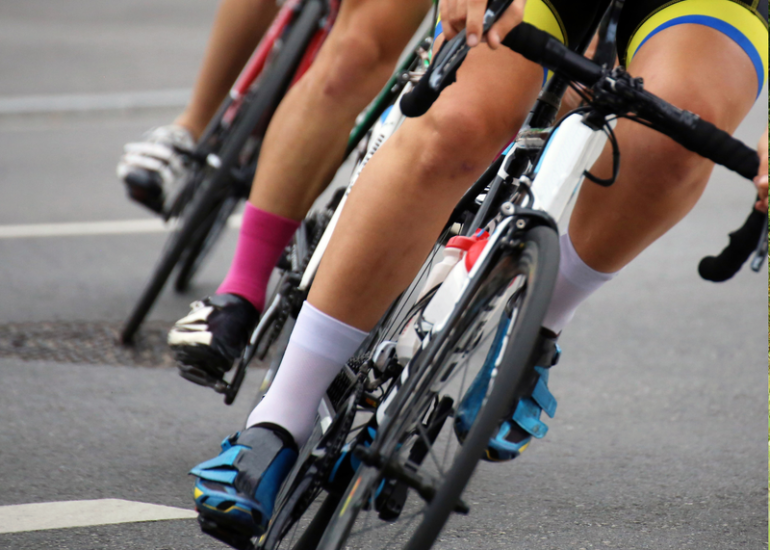 © Course cycliste_Balbigny - Canva