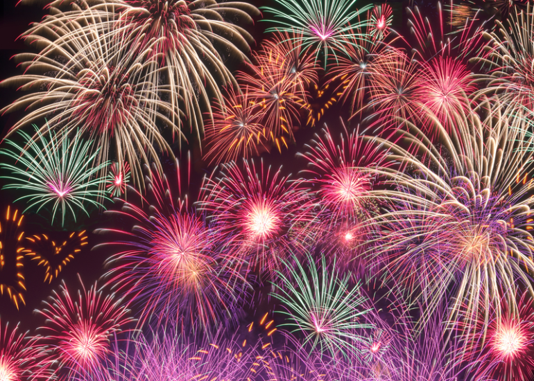 © Feu d'artifice - Fête nationale_Chazelles-sur-Lyon - Canva
