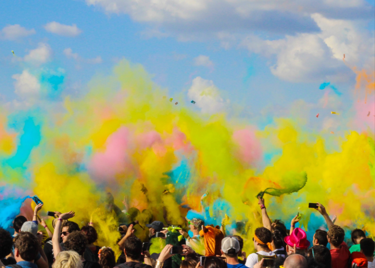 © Course en couleur_Feurs - Canva