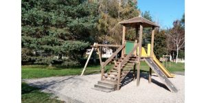 Aire de pique-nique et aire de jeux  - Espace Charlie