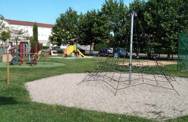 © Aire de jeux - Espace Bernard Rouby_Saint-Marcellin-en-Forez - Daniel De Simone