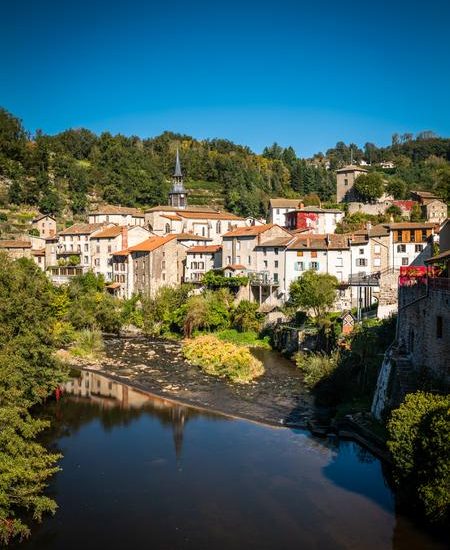 © Olliergues, entre tours et terrasses - Parcours découverte patrimoine_Olliergues - Arnaud Frich