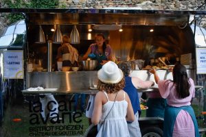 La Caravane - Bistrot d'été et food truck du Château de Goutelas