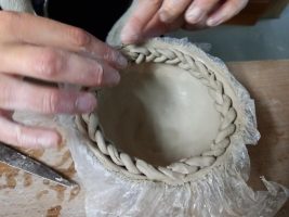 Cours de poterie chez isanime