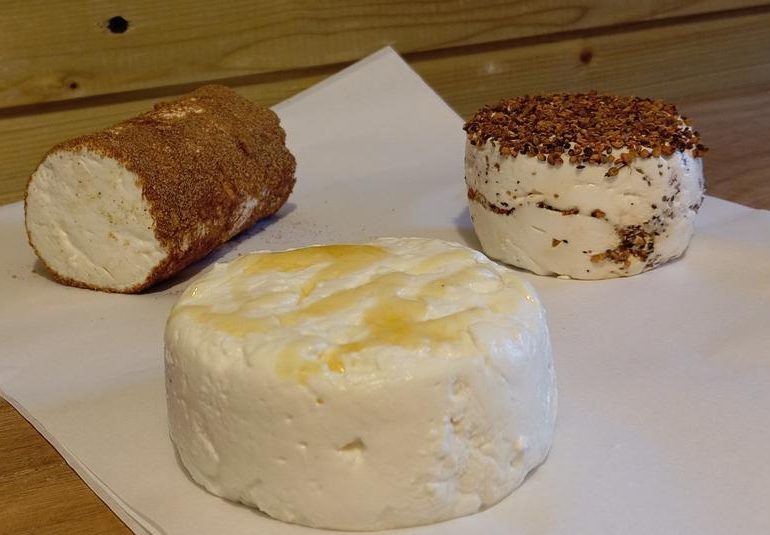 © Initiation à la transformation fromagère_La Côte-en-Couzan - La ferme du pré joli