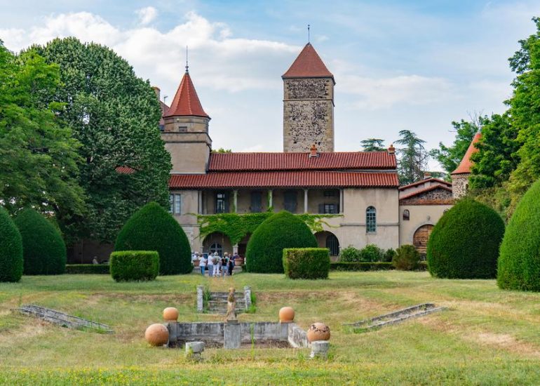© Schloss von Chalain d'Uzore_Chalain-d'Uzore - Office de tourisme Loire Forez
