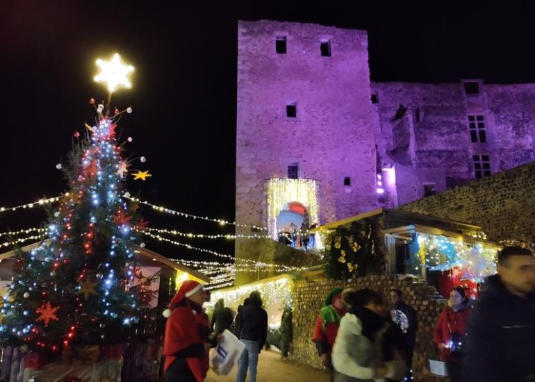 © Marché de Noël au Château - château montrond les bains