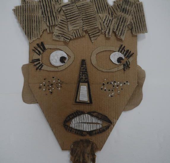 © Stage - Visage en carton - DR/Marie Murgier